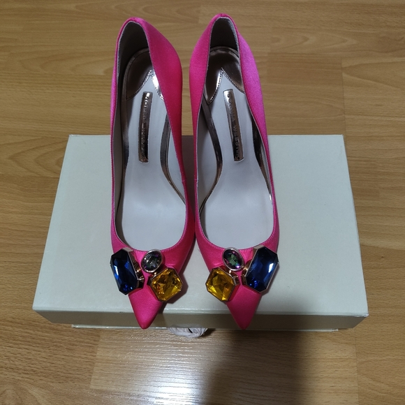 Women designer shoes - Picture 1 of 3